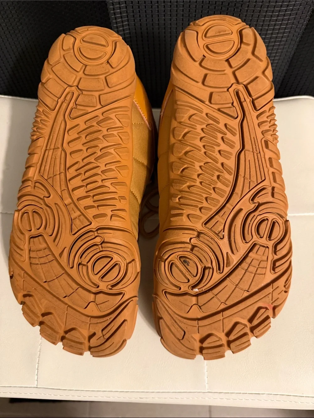 PF Cryon - Non-slip & waterproof winter barefoot boot (Unisex) Sz 39 (Wmn Sz 9)